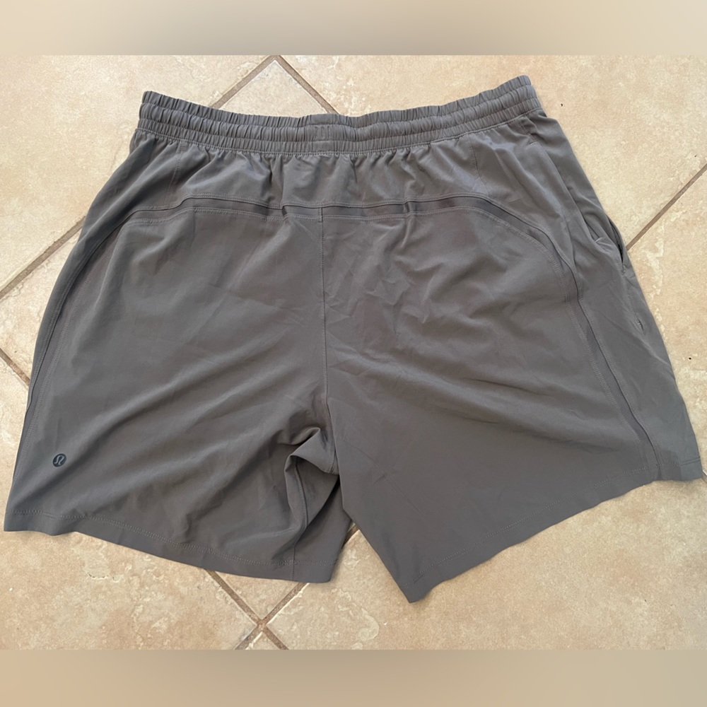 Mens Lululemon Pace Breaker Shorts. Linerless 7” XL EUC. Beige color